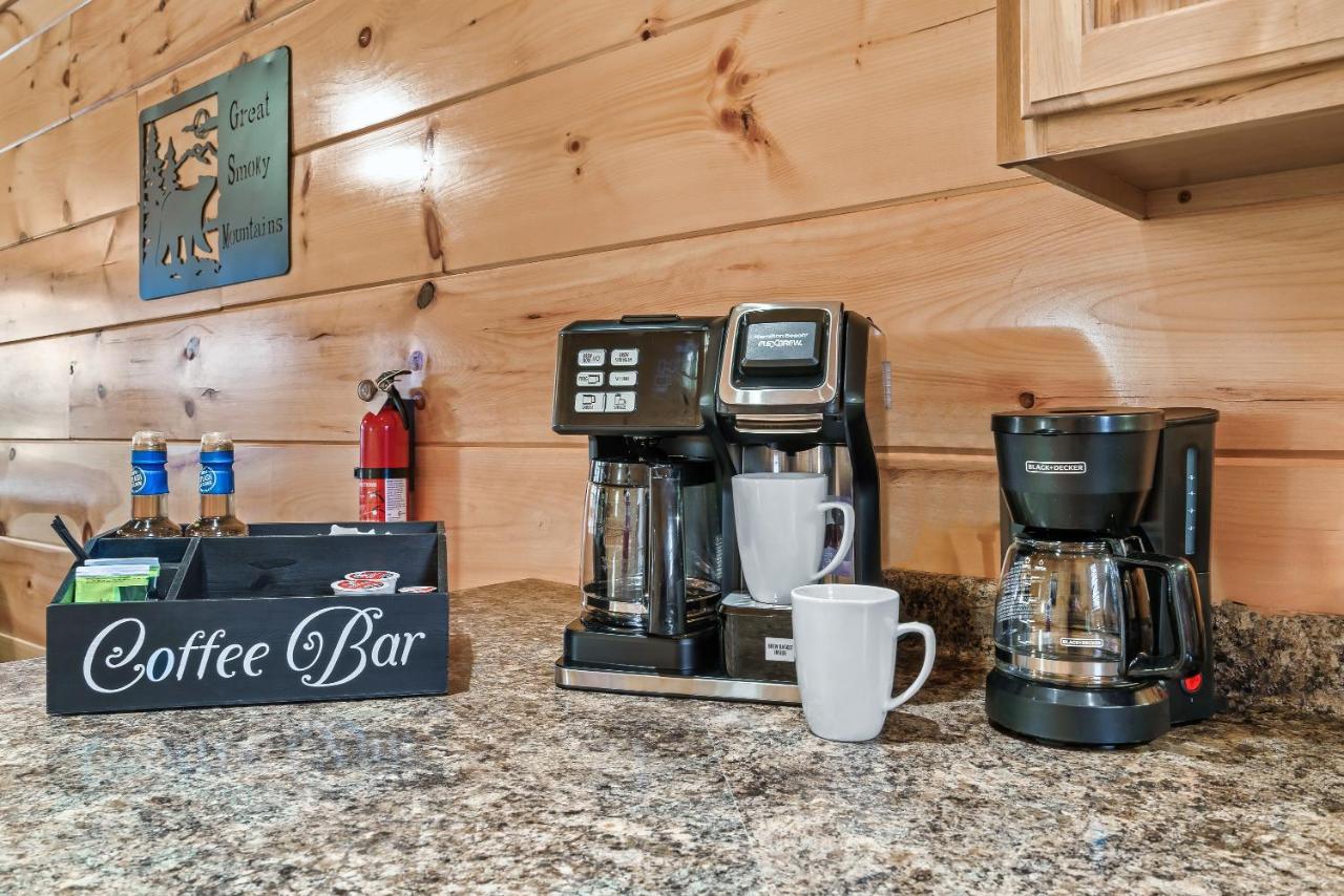 Mountains R Calling, Cozy Hideaway, King Beds, Hot-Tub, Arcade, Ev Ready Pigeon Forge Exterior photo
