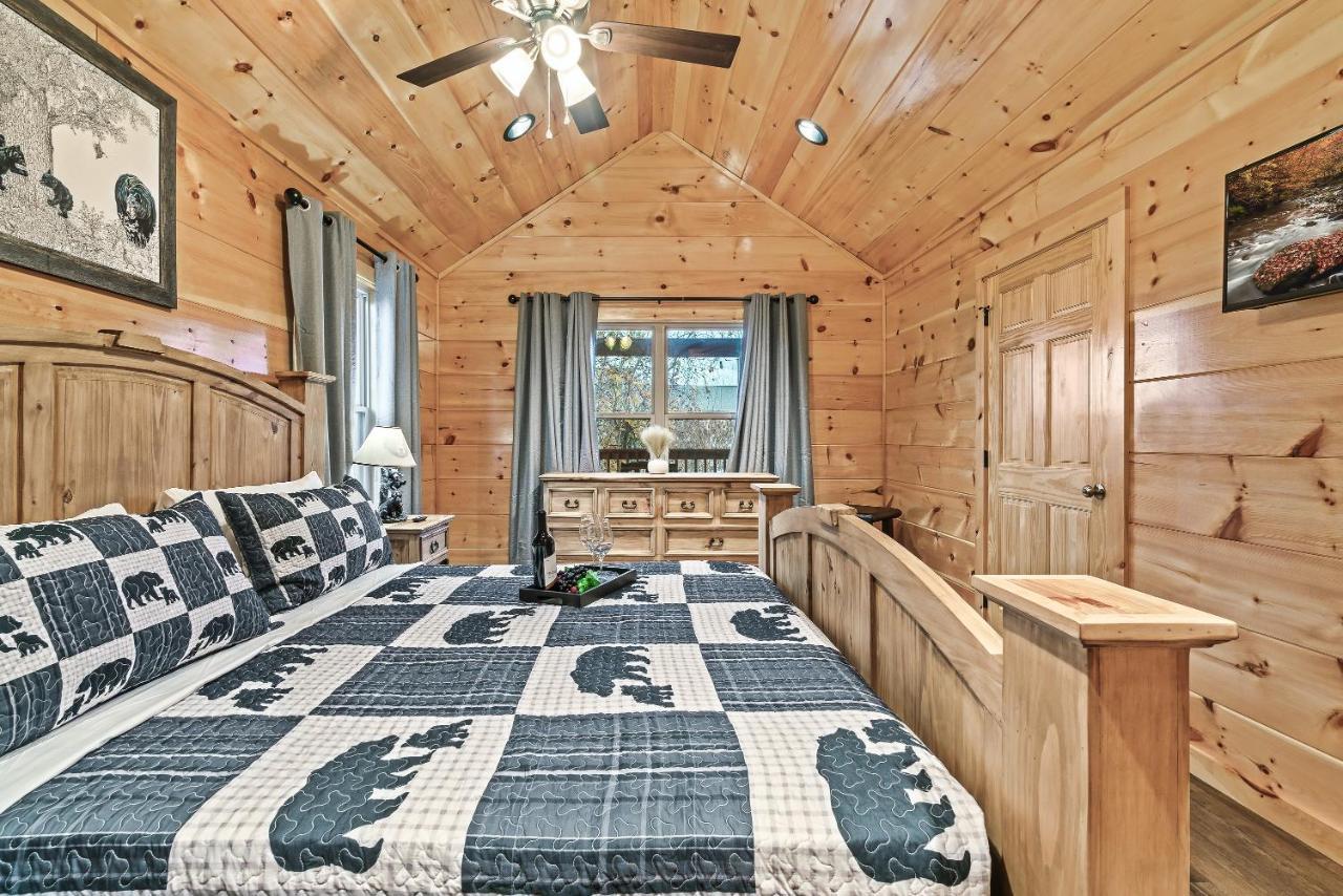 Mountains R Calling, Cozy Hideaway, King Beds, Hot-Tub, Arcade, Ev Ready Pigeon Forge Exterior photo