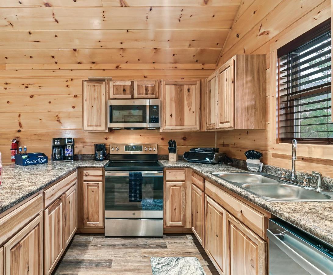 Mountains R Calling, Cozy Hideaway, King Beds, Hot-Tub, Arcade, Ev Ready Pigeon Forge Exterior photo