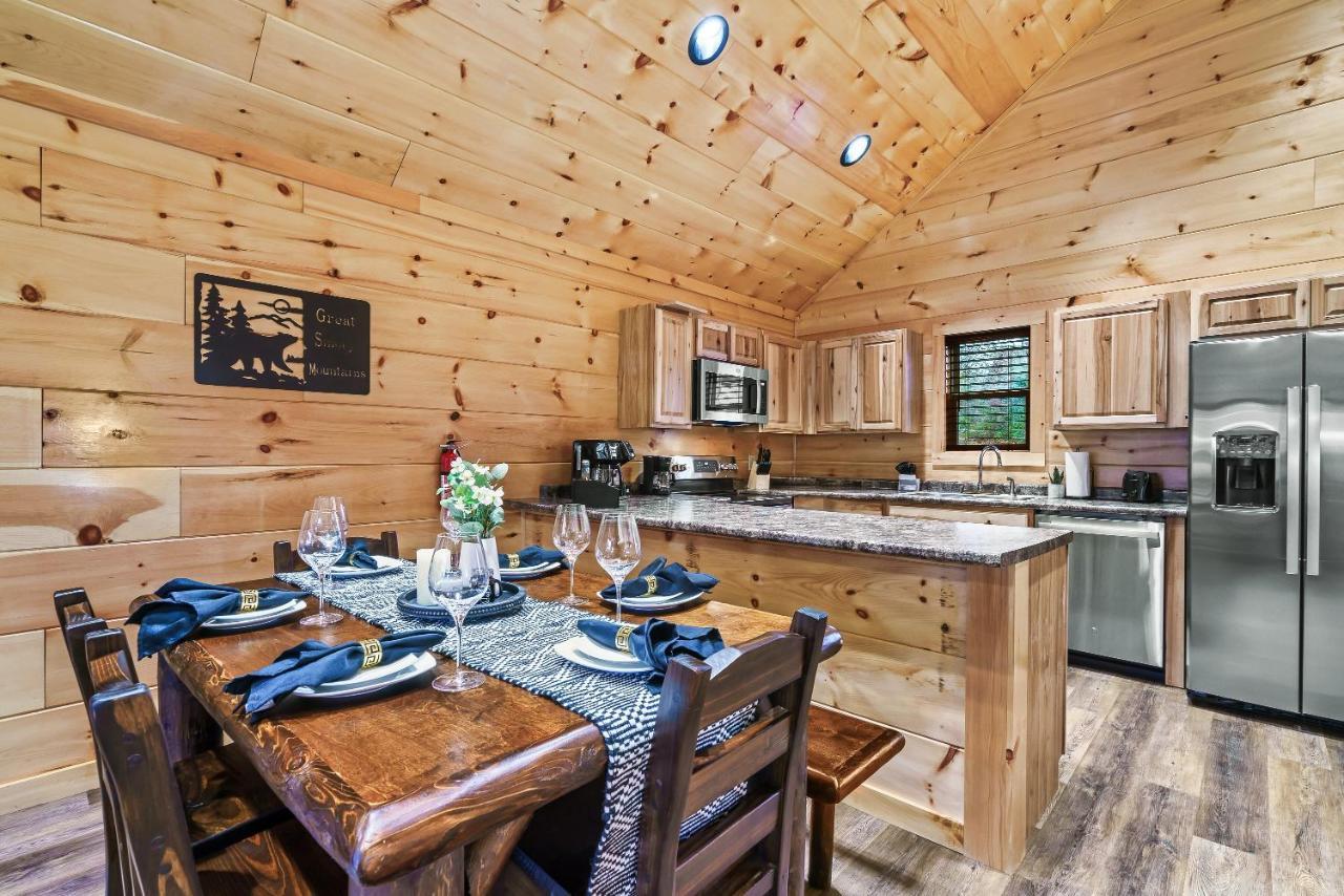 Mountains R Calling, Cozy Hideaway, King Beds, Hot-Tub, Arcade, Ev Ready Pigeon Forge Exterior photo