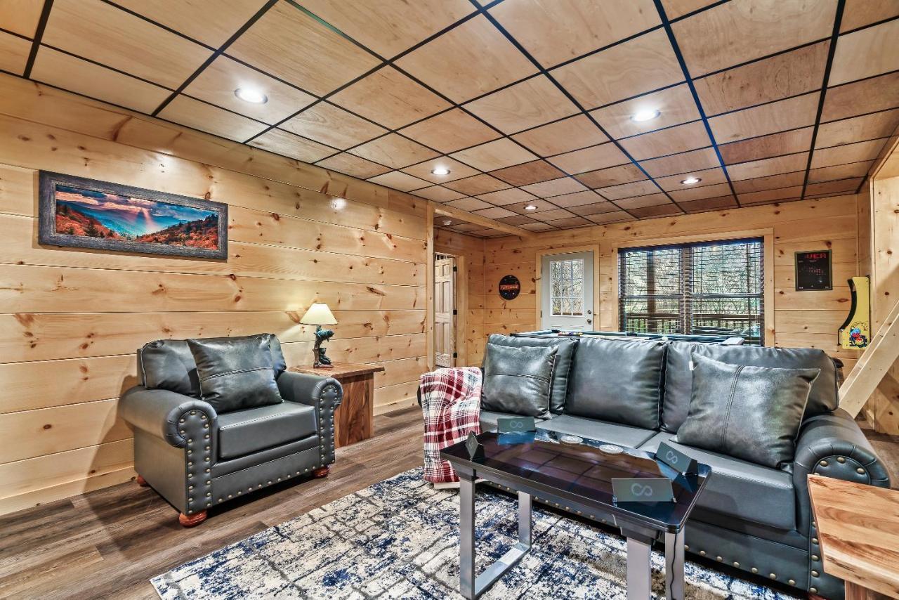 Mountains R Calling, Cozy Hideaway, King Beds, Hot-Tub, Arcade, Ev Ready Pigeon Forge Exterior photo