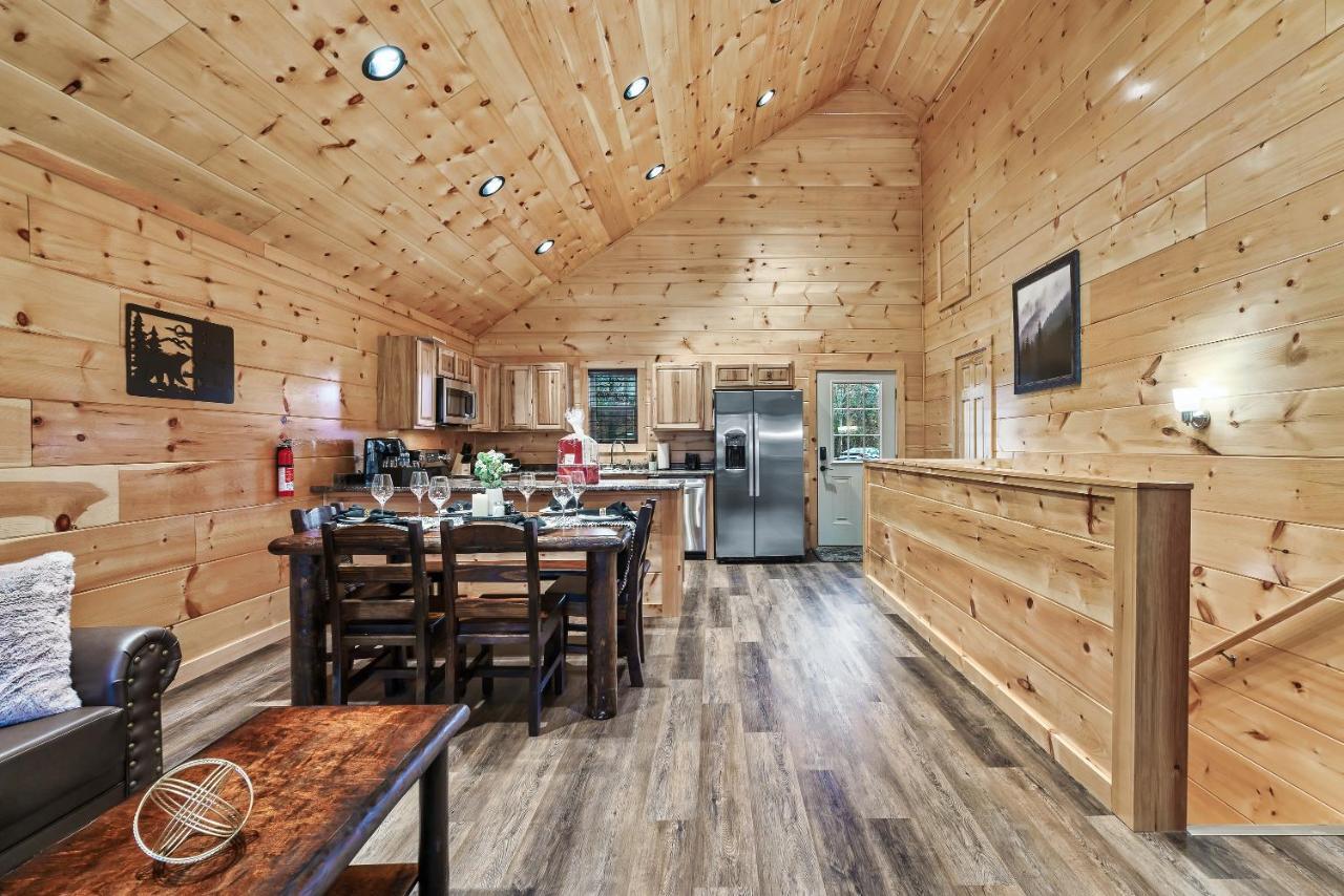 Mountains R Calling, Cozy Hideaway, King Beds, Hot-Tub, Arcade, Ev Ready Pigeon Forge Exterior photo